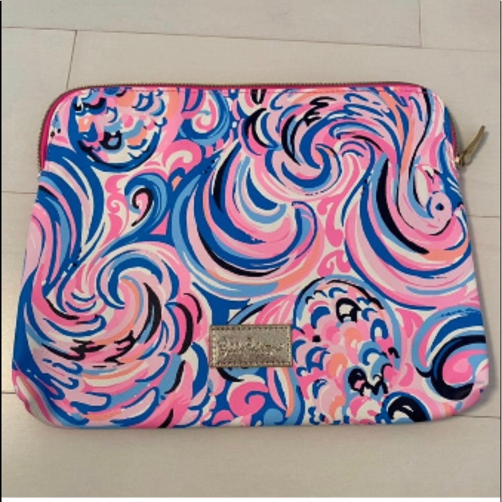 NWT Lilly Pulitzer Makeup Bag/Travel Pouch Razz Berry Flamingoals (2)